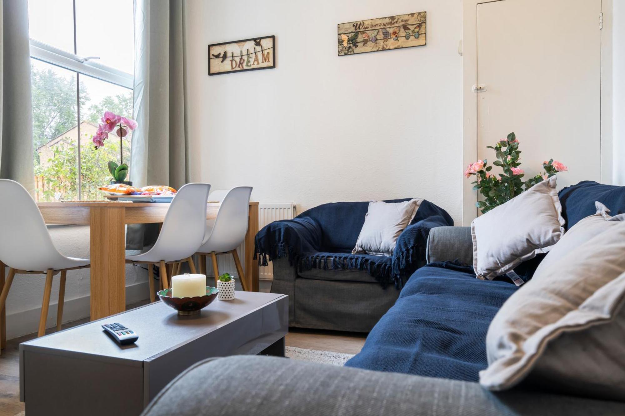 Modern 3 Bedroom Apartment In Wimbeldon Park Лондон Экстерьер фото